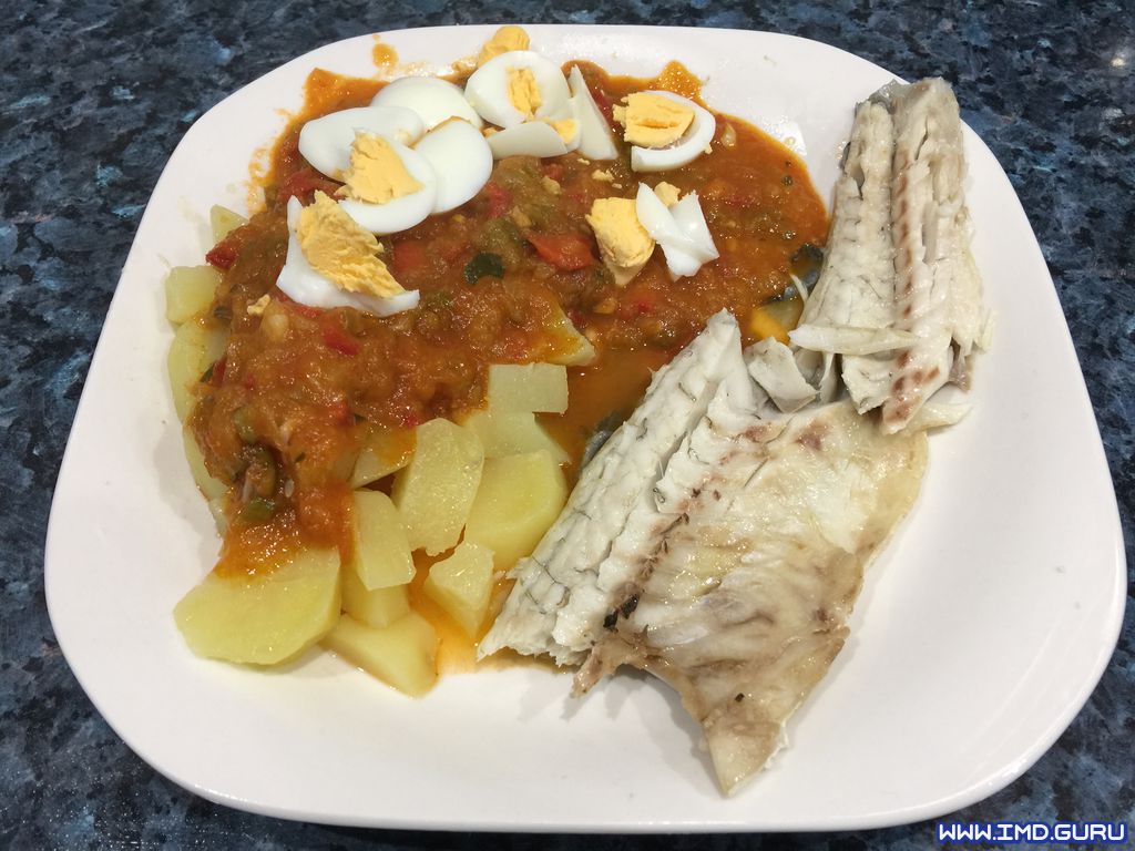 menu: pisto y lubina con patatas y huevos al vapor